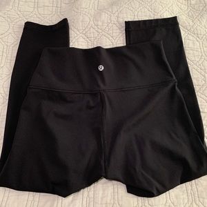 Lululemon Align Crop 21” size 8 black